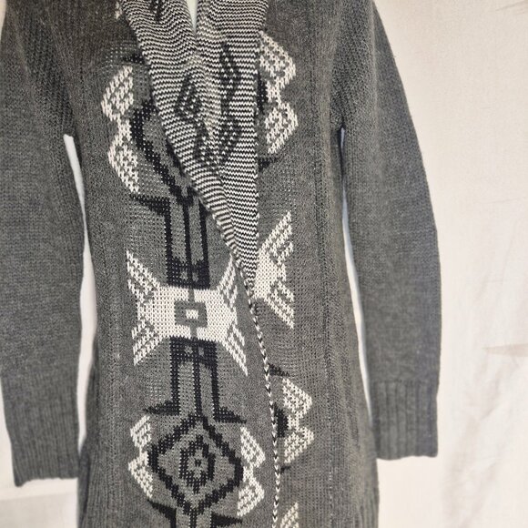 RUE21 Southwestern design Cardigan long sweater 100% Acrylic in size Small - Picture 9 of 16